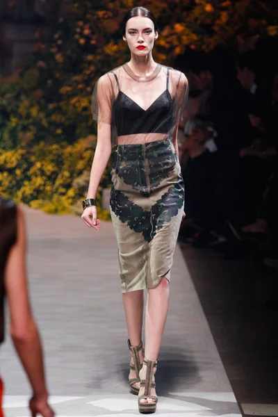 Look 4